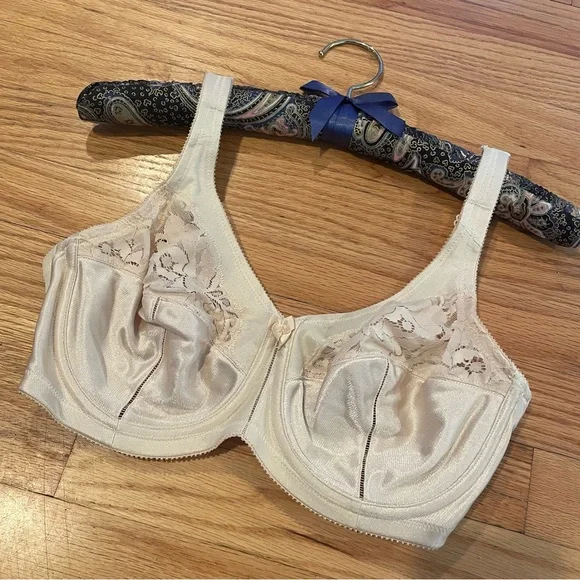 2FOR$30 Vintage Lilyette Nude Satin Bra With Underwire & Lace Size 34D - Picture 1 of 14
